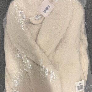 Ulta Beauty Plush Spa Robe Cream Shawl Collar S/M Sealed NWT